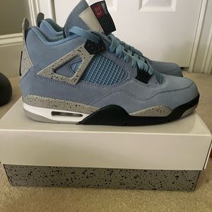 Jordan 4 Retro University Blue